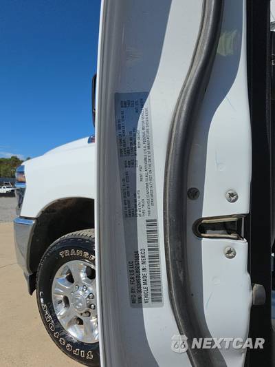 2025 Ram 2500 Big Horn Crew Cab Medium Bed - zdjęcie 14 z 20 - miniatura