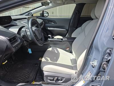 2026 Toyota Prius Limited - zdjęcie 7 z 25 - miniatura