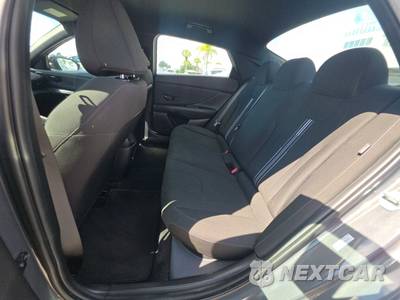 2025 Hyundai Elantra SEL Sport - zdjęcie 13 z 20 - miniatura