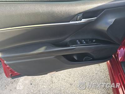 2018 Toyota Camry SE - zdjęcie 9 z 32 - miniatura