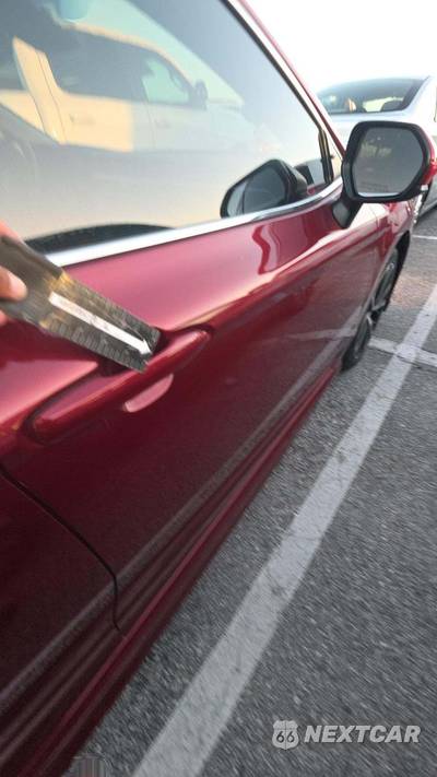 2018 Toyota Camry SE - zdjęcie 22 z 32 - miniatura