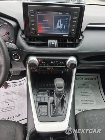 2022 Toyota RAV4 XLE - zdjęcie 11 z 22 - miniatura