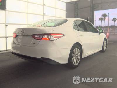 2018 Toyota Camry LE - zdjęcie 4 z 22 - miniatura
