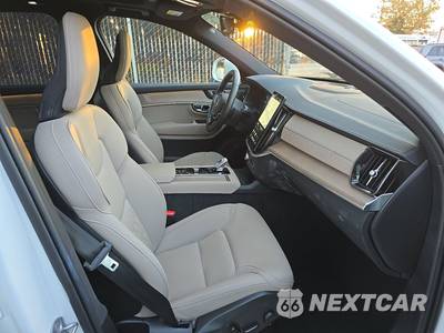 2026 Volvo XC90 B6 Plus 7-Passenger - zdjęcie 8 z 31 - miniatura