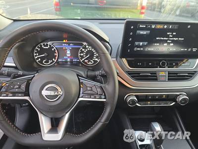 2026 Nissan Altima SR - zdjęcie 6 z 25 - miniatura