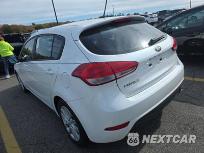 2016 Kia Forte5 LX Hatchback - zdjęcie 6 z 32 - miniatura