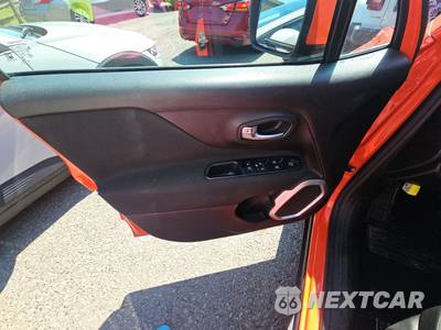 2021 Jeep Renegade Latitude - zdjęcie 9 z 21 - miniatura