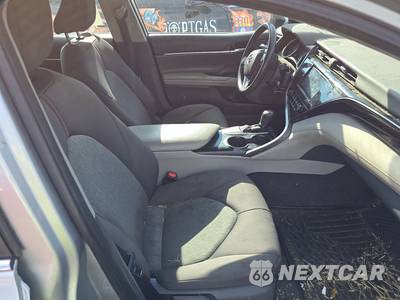 2019 Toyota Camry LE - zdjęcie 8 z 44 - miniatura