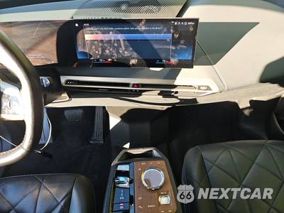 2023 BMW iX Sports Activity Vehicle M60 - zdjęcie 11 z 28 - miniatura