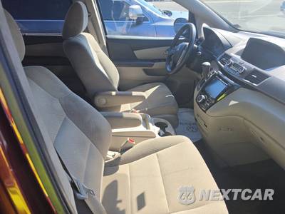 2016 Honda Odyssey SE 118.1" WB - zdjęcie 8 z 39 - miniatura