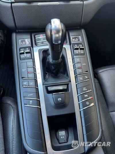2017 Porsche Macan S - zdjęcie 29 z 32 - miniatura