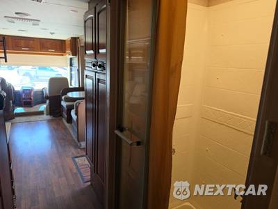 2016 Ford Super Duty F-53 Class A Motorhome Chassis DRW - zdjęcie 13 z 37 - miniatura
