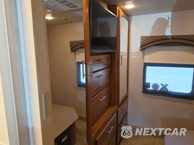 2016 Ford Super Duty F-53 Class A Motorhome Chassis DRW - zdjęcie 8 z 37 - miniatura