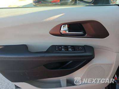 2023 Chrysler Voyager LX 121.6" WB - zdjęcie 15 z 25 - miniatura