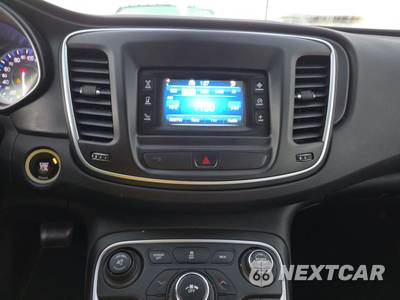 2015 Chrysler 200 Limited - zdjęcie 11 z 18 - miniatura
