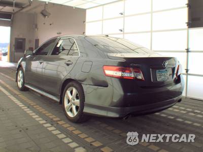 2010 Toyota Camry SE - zdjęcie 6 z 18 - miniatura