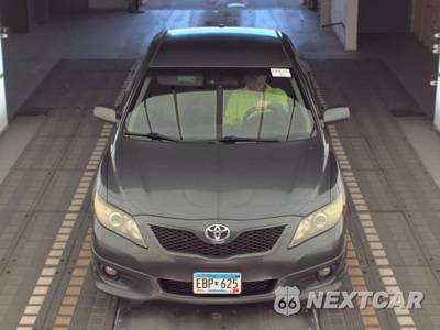 2010 Toyota Camry SE - zdjęcie 2 z 18 - miniatura