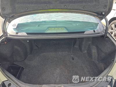 2009 Toyota Camry LE - zdjęcie 16 z 18 - miniatura