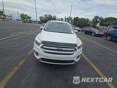 2017 Ford Escape SE - zdjęcie 2 z 18 - miniatura