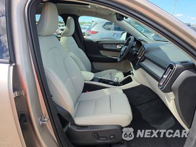 2024 Volvo XC40 B5 Plus Dark Theme - zdjęcie 8 z 29 - miniatura