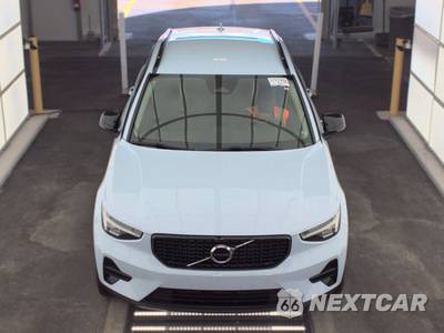 2024 Volvo XC40 B5 Core Bright Theme - zdjęcie 2 z 23 - miniatura