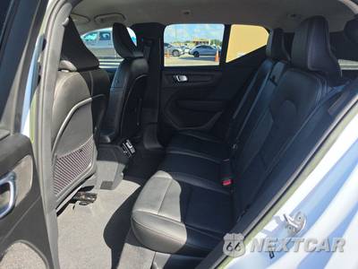 2024 Volvo XC40 B5 Core Bright Theme - zdjęcie 13 z 23 - miniatura
