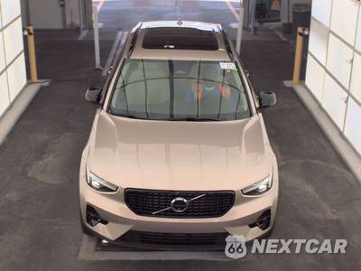 2024 Volvo XC40 B5 Plus Dark Theme - zdjęcie 2 z 29 - miniatura