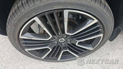 2024 Volvo XC40 B5 Ultimate Dark Theme - zdjęcie 30 z 32 - miniatura