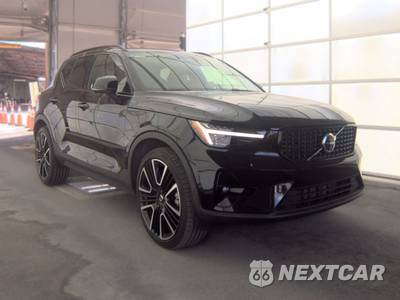 2024 Volvo XC40 B5 Ultimate Dark Theme - zdjęcie 3 z 32 - miniatura