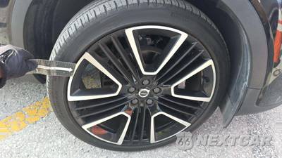 2024 Volvo XC40 B5 Ultimate Dark Theme - zdjęcie 24 z 32 - miniatura