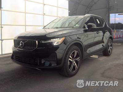 2024 Volvo XC40 B5 Core Bright Theme