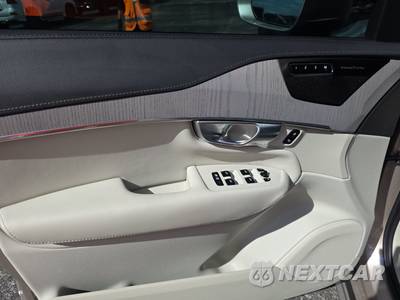 2024 Volvo XC90 Recharge Plug-In Hybrid T8 Ultimate Bright Theme 6-Passenger - zdjęcie 9 z 22 - miniatura