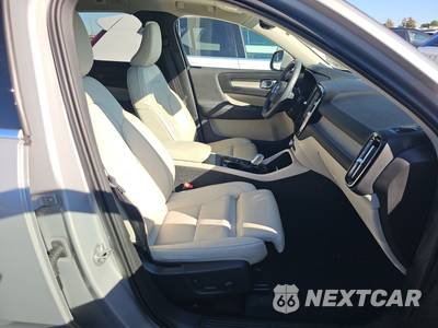 2024 Volvo XC40 B5 Plus Bright Theme - zdjęcie 8 z 26 - miniatura