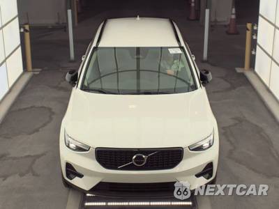 2024 Volvo XC40 B5 Core Bright Theme - zdjęcie 2 z 23 - miniatura