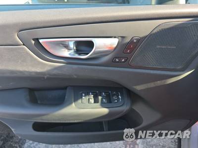 2024 Volvo XC60 B5 Plus Dark Theme - zdjęcie 9 z 26 - miniatura