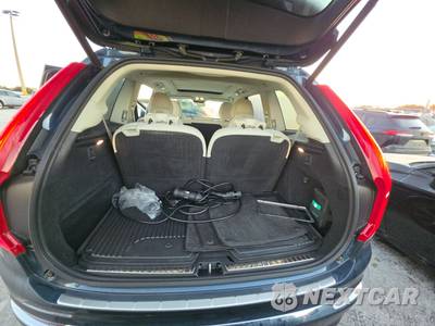 2025 Volvo XC90 Plug-In Hybrid Plus 7-Passenger - zdjęcie 17 z 32 - miniatura