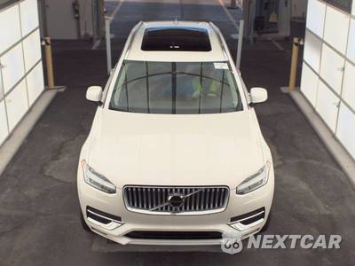 2025 Volvo XC90 Core 7-Passenger - zdjęcie 2 z 26 - miniatura