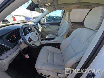 2025 Volvo XC90 Plug-In Hybrid Plus 7-Passenger - zdjęcie 7 z 27 - miniatura