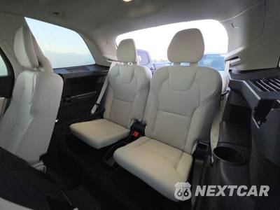 2025 Volvo XC90 Plug-In Hybrid Plus 7-Passenger - zdjęcie 14 z 28 - miniatura
