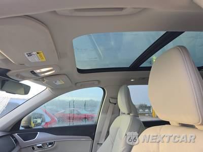 2025 Volvo XC90 Core 7-Passenger - zdjęcie 19 z 30 - miniatura