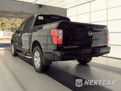 2018 Nissan TITAN SV Crew Cab Short Bed - zdjęcie 6 z 24 - miniatura