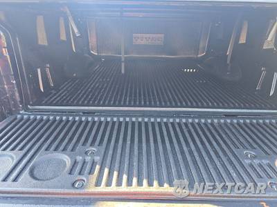 2018 Nissan TITAN SV Crew Cab Short Bed - zdjęcie 16 z 24 - miniatura