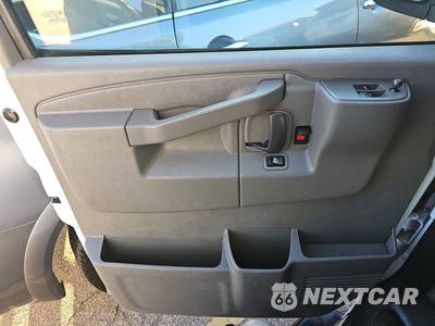 2021 GMC Savana 2500 Cargo Van - zdjęcie 9 z 17 - miniatura