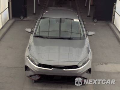 2024 Kia Forte LXS - zdjęcie 2 z 38 - miniatura