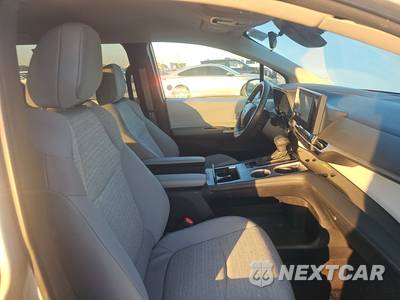 2025 Toyota Sienna LE 8-Passenger 120.5" WB - zdjęcie 8 z 30 - miniatura