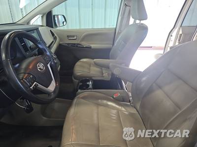 2015 Toyota Sienna XLE 8-Passenger 119.3" WB - zdjęcie 7 z 40 - miniatura