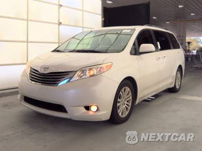 2015 Toyota Sienna XLE 8-Passenger 119.3" WB - zdjęcie 1 z 40 - miniatura