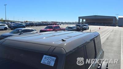 2026 Ford Bronco Badlands Advanced - zdjęcie 17 z 19 - miniatura