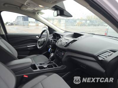 2018 Ford Escape SE - zdjęcie 8 z 23 - miniatura