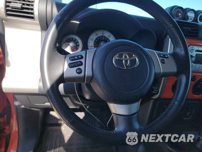 2013 Toyota FJ Cruiser w/Rear Doors - zdjęcie 10 z 33 - miniatura